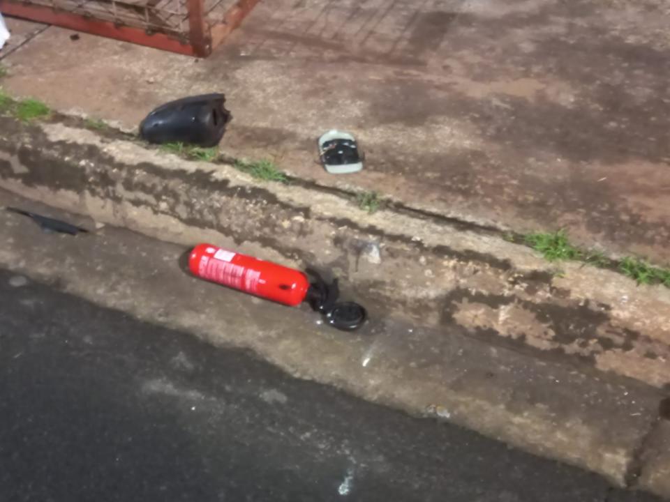 Foto 8 de 11 — Acidente deixa três pessoas gravemente feridas na Via Expressa; veja imagens
